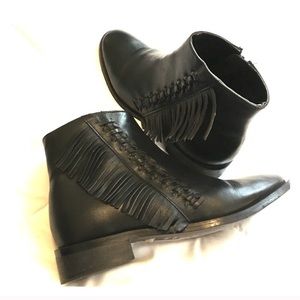 TOPSHOP Leather Ankle Booties